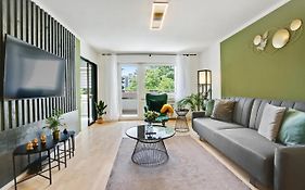 Apart21 Green Zentrale Design Wohnung, 70Qm, Parkplatz, Netflix, Balkon, Nahe Audi